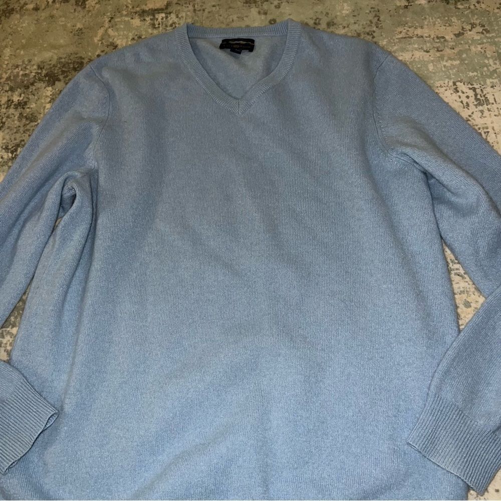 Club Room Blue V-Neck Sweater cashmere Classic